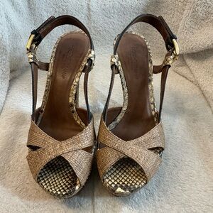 Gorgeous Dolce & Gabbana Brown Woven Peep-Toe Slingback Heels
